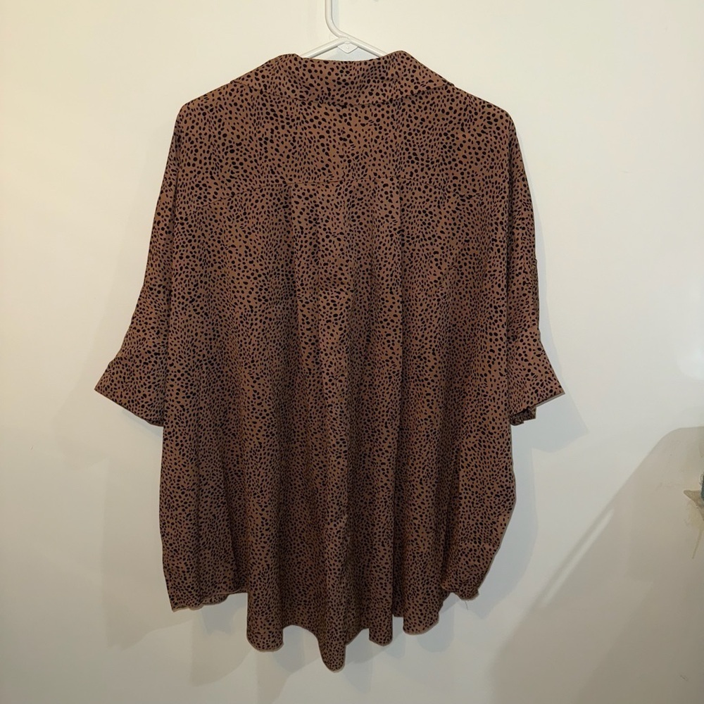 Easel Brown Relaxed 1/2 Sleeve Notched Collar Top - Picture 4 of 8